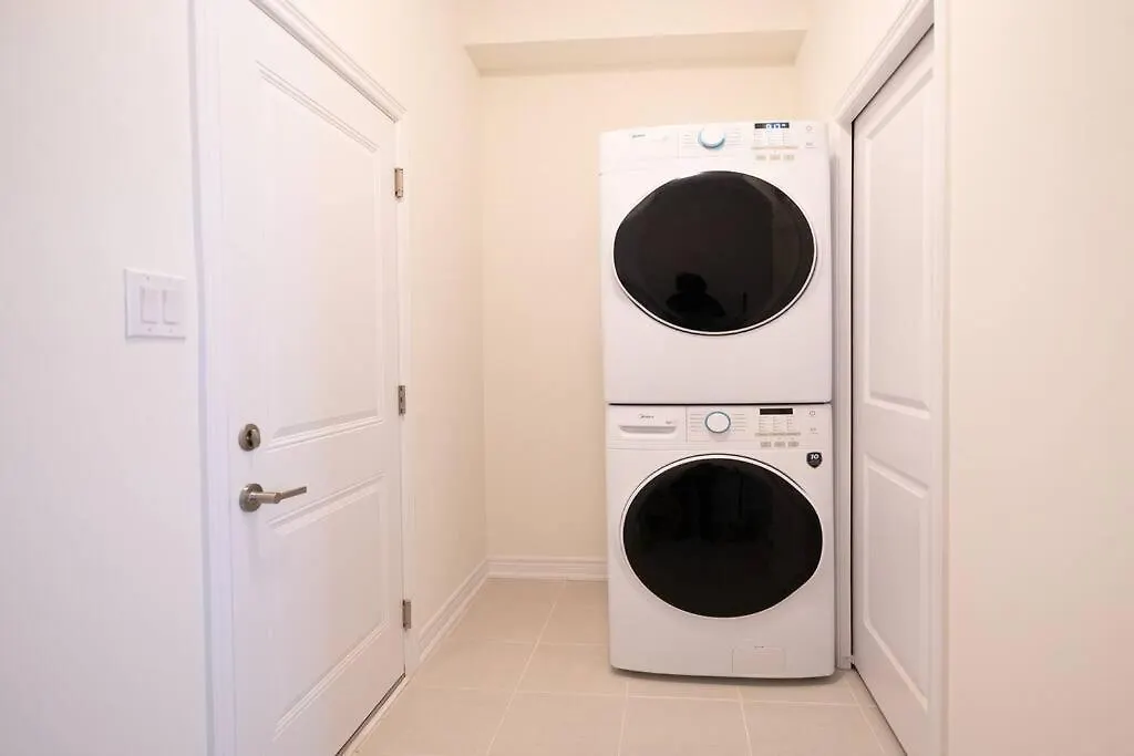Spotless 5 Bed And 4 Bath With Wi-Fi And 1Hr To Niagara Villa Hamilton Holiday home