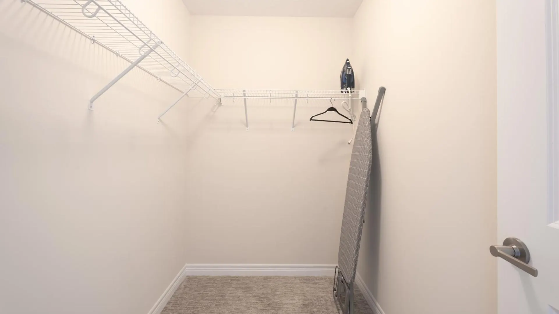 Holiday home Spotless 5 Bed And 4 Bath With Wi-Fi And 1Hr To Niagara Villa Hamilton